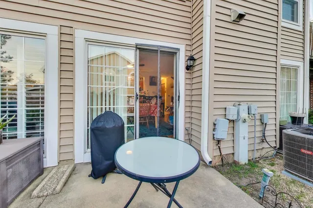 $359,000 | 456 West Happfield Drive, Unit 9CL, Arlington Heights, IL 60004