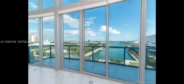 $6,200 | 888 Biscayne Boulevard, Unit 906, Miami, FL 33132