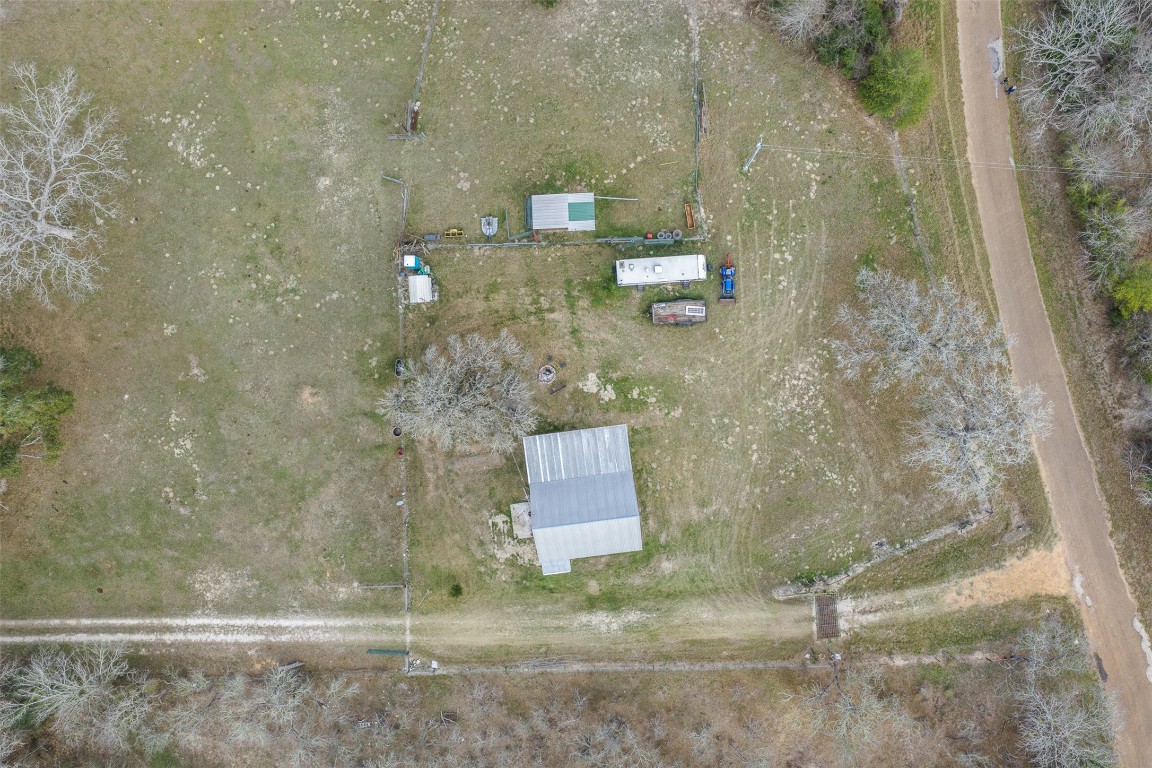 1820 South Old Smithville Road Flatonia, TX 78941 - Photo 6 of 33 a bathroom with a shower