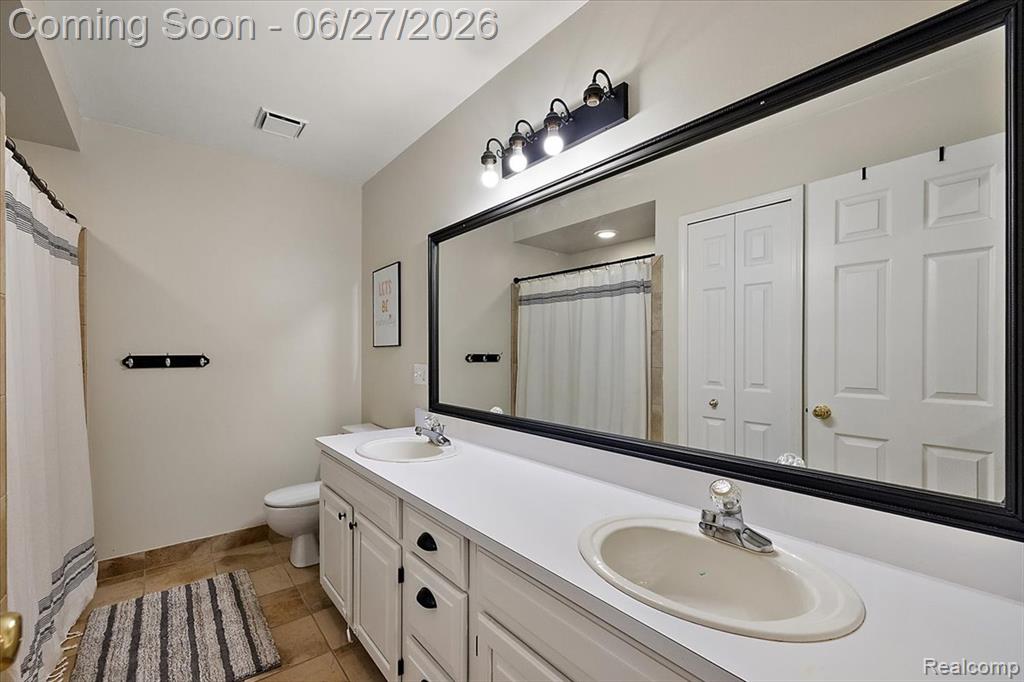 4193 Oak Tree Circle Rochester, MI 48306 - Photo 47 of 72