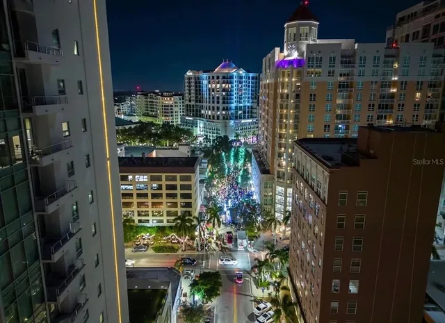 a picture of city view