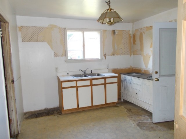 1 Denning Street Rochester, NY 14607 - Photo 12 of 19 2 KITCHEN