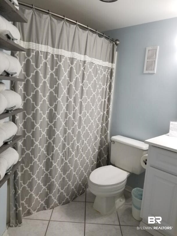 497 Plantation Road, Unit 1144 Gulf Shores, AL 36542 - Photo 11 of 17 Hall bath