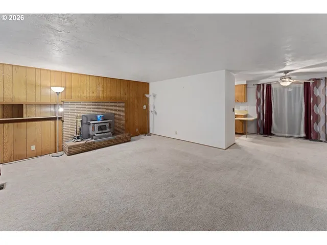 $385,000 | 212 Hayden Bridge Way, Springfield, OR 97477