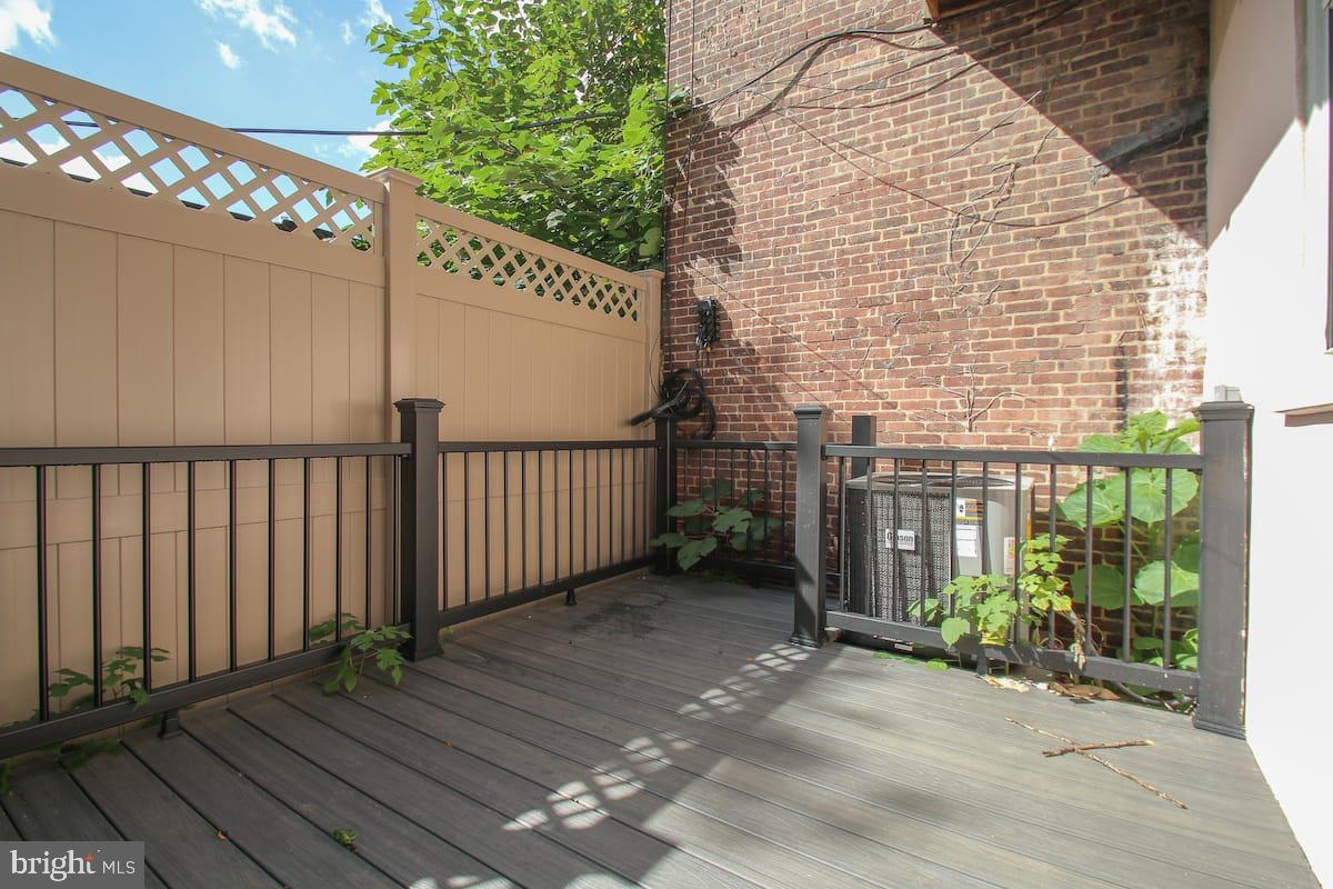 1512 Green Street, Unit 3 Philadelphia, PA 19130 - Photo 11 of 14