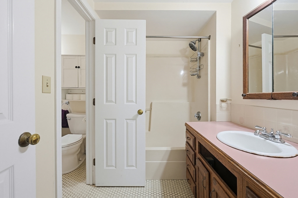 129 Cross Road Westport, MA 02790 - Photo 23 of 42