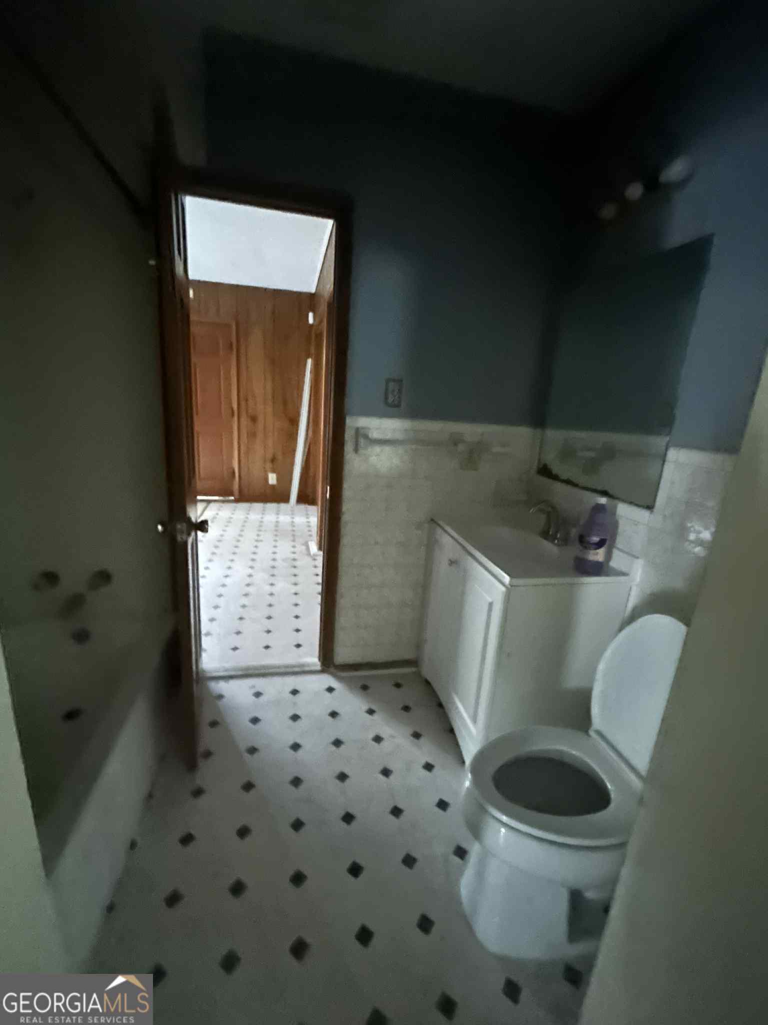 1970 Vining Circle Macon, GA 31204 - Photo 4 of 6 a bathroom with a toilet and a shower