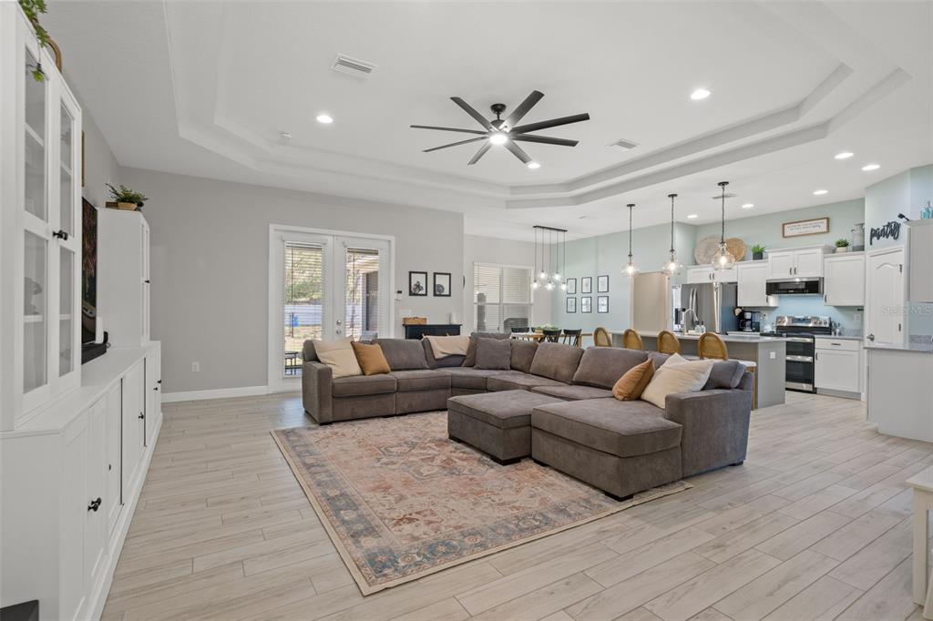 8392 Christopher Lane Weeki Wachee, FL 34613 - Photo 2 of 52