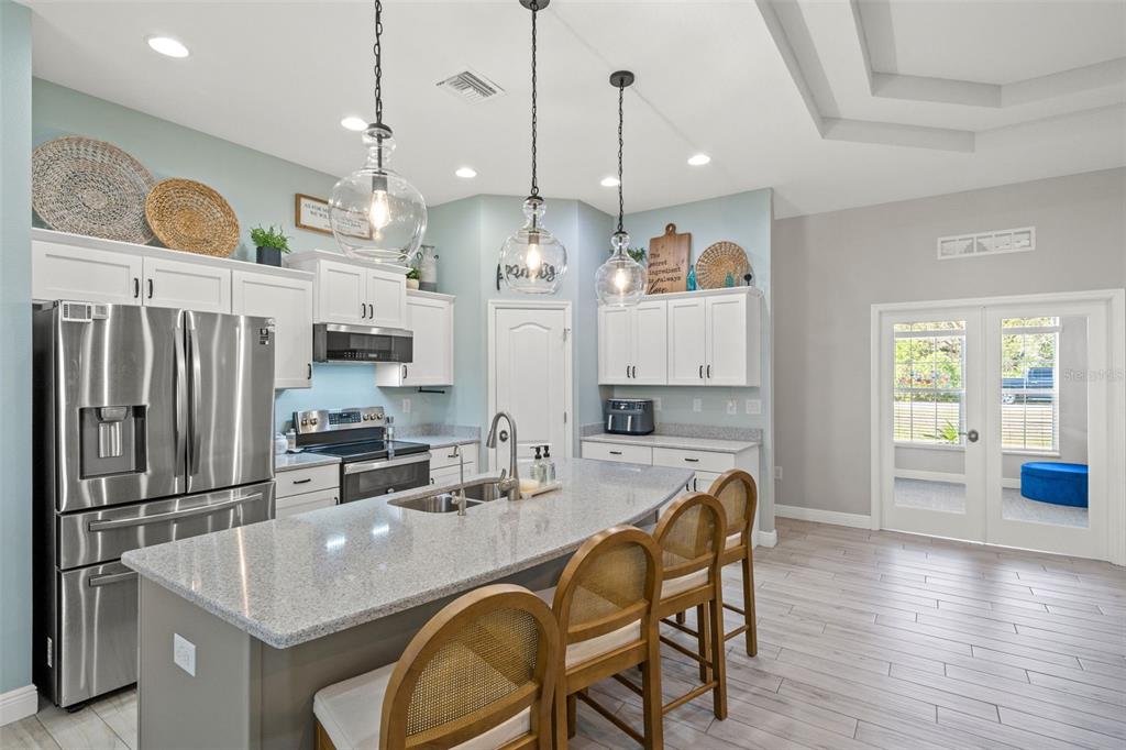 8392 Christopher Lane Weeki Wachee, FL 34613 - Photo 4 of 52