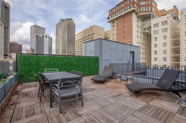 $2,123 | 221 Chartres Street, Unit 307, New Orleans, LA 70130
