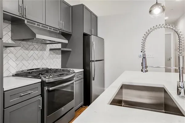 $2,123 | 221 Chartres Street, Unit 307, New Orleans, LA 70130