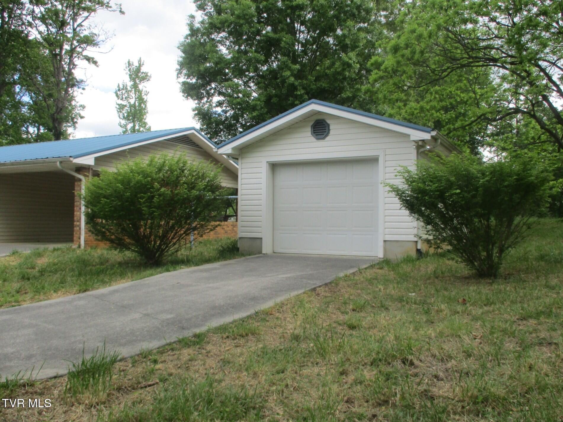 270 Forrest Road Fall Branch, TN 37656 - Photo 9 of 25 09 IMG_9336