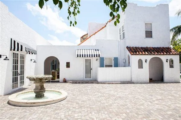 $17,000 | 717 Forest Hill Boulevard, West Palm Beach, FL 33405