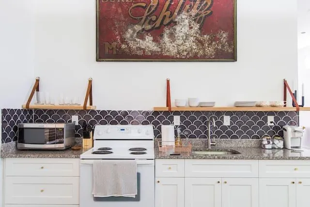 $17,000 | 717 Forest Hill Boulevard, West Palm Beach, FL 33405