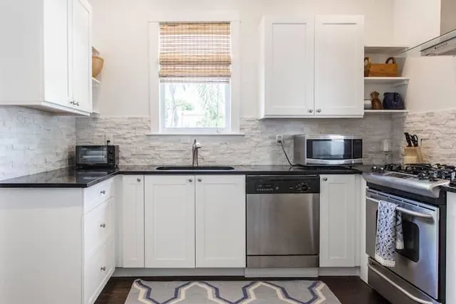 $17,000 | 717 Forest Hill Boulevard, West Palm Beach, FL 33405