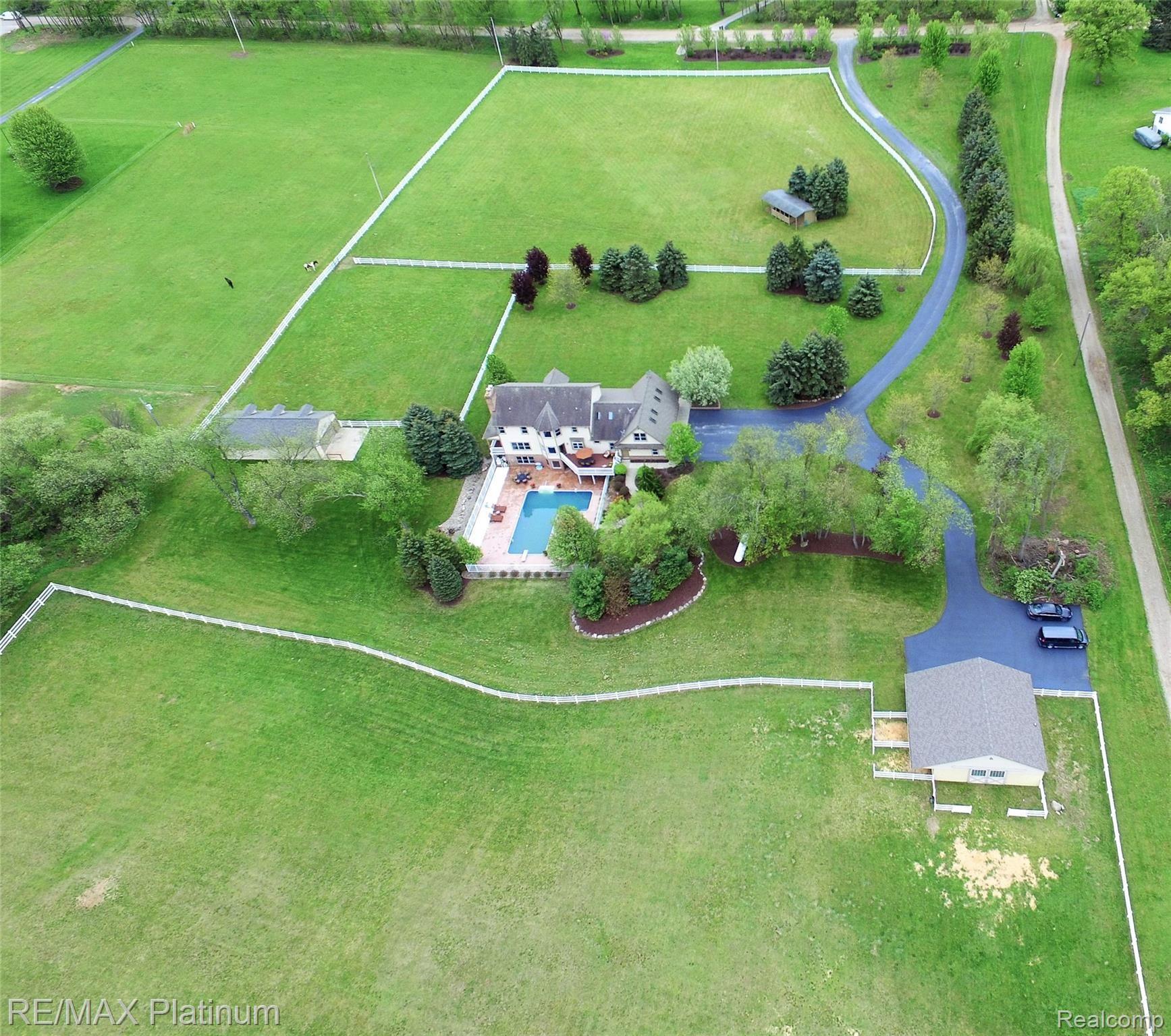 12983 Holtforth Road Fenton, MI 48430 - Photo 78 of 90 78.jpg