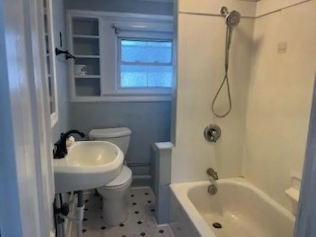 $1,975 | 11 Drake Hill Road, Strafford, NH 03884