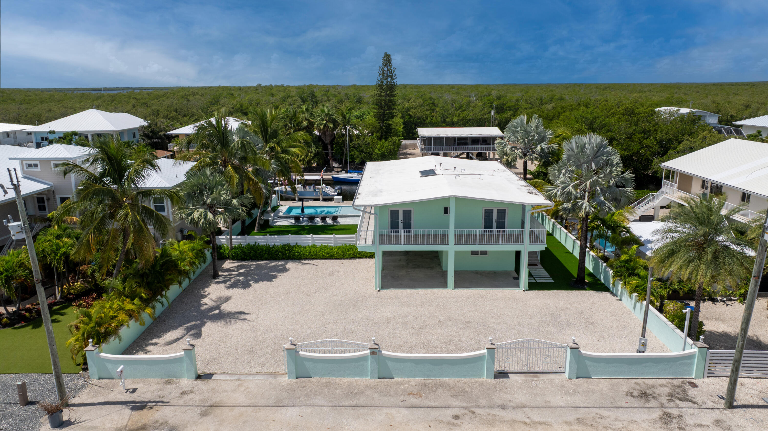 889 Ellen Drive Key Largo, FL 33037 - Photo 24 of 57 DJI_20250919121317_0521_D-HDR-Edit