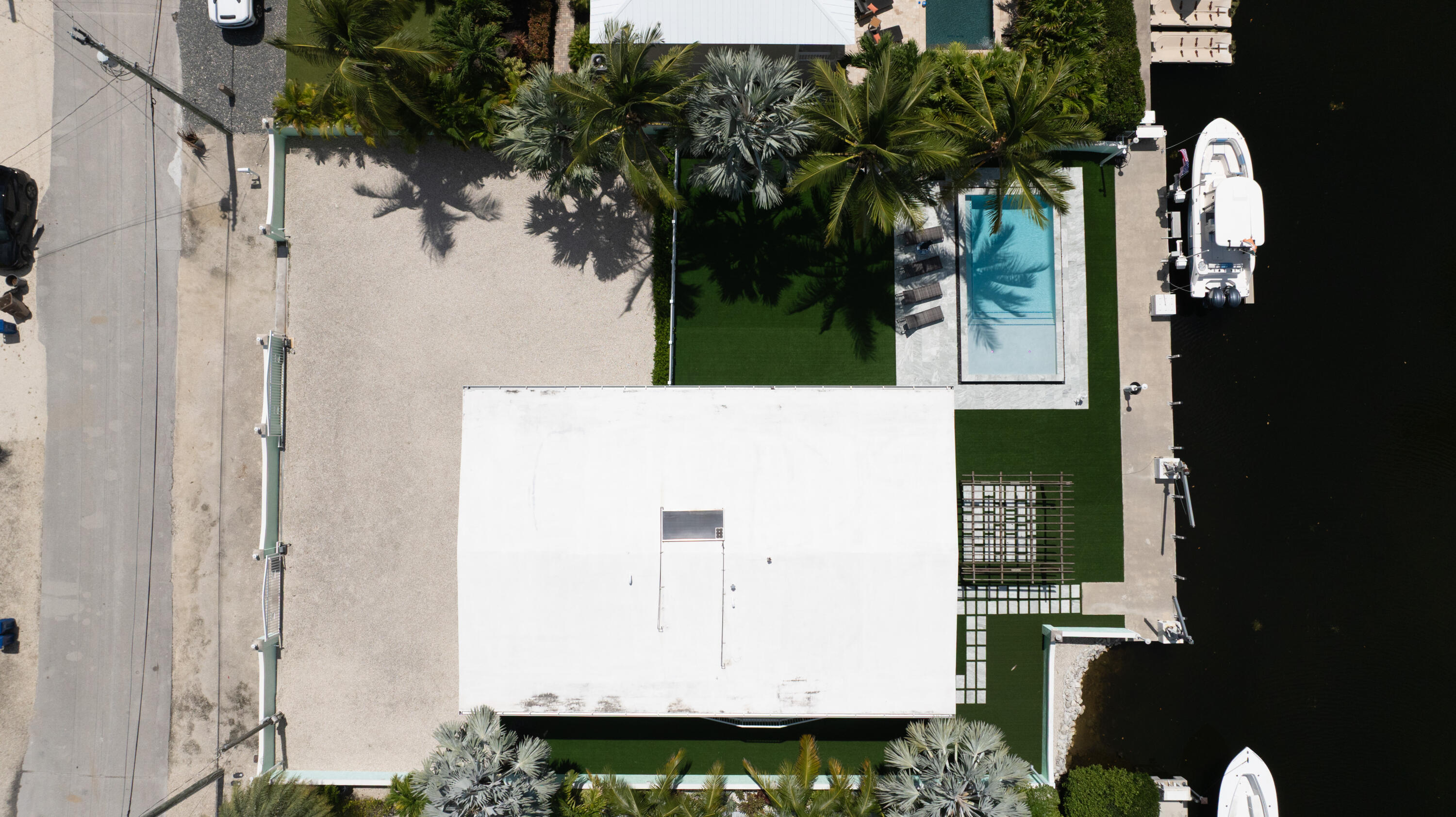 889 Ellen Drive Key Largo, FL 33037 - Photo 8 of 57 DJI_20250919121341_0524_D