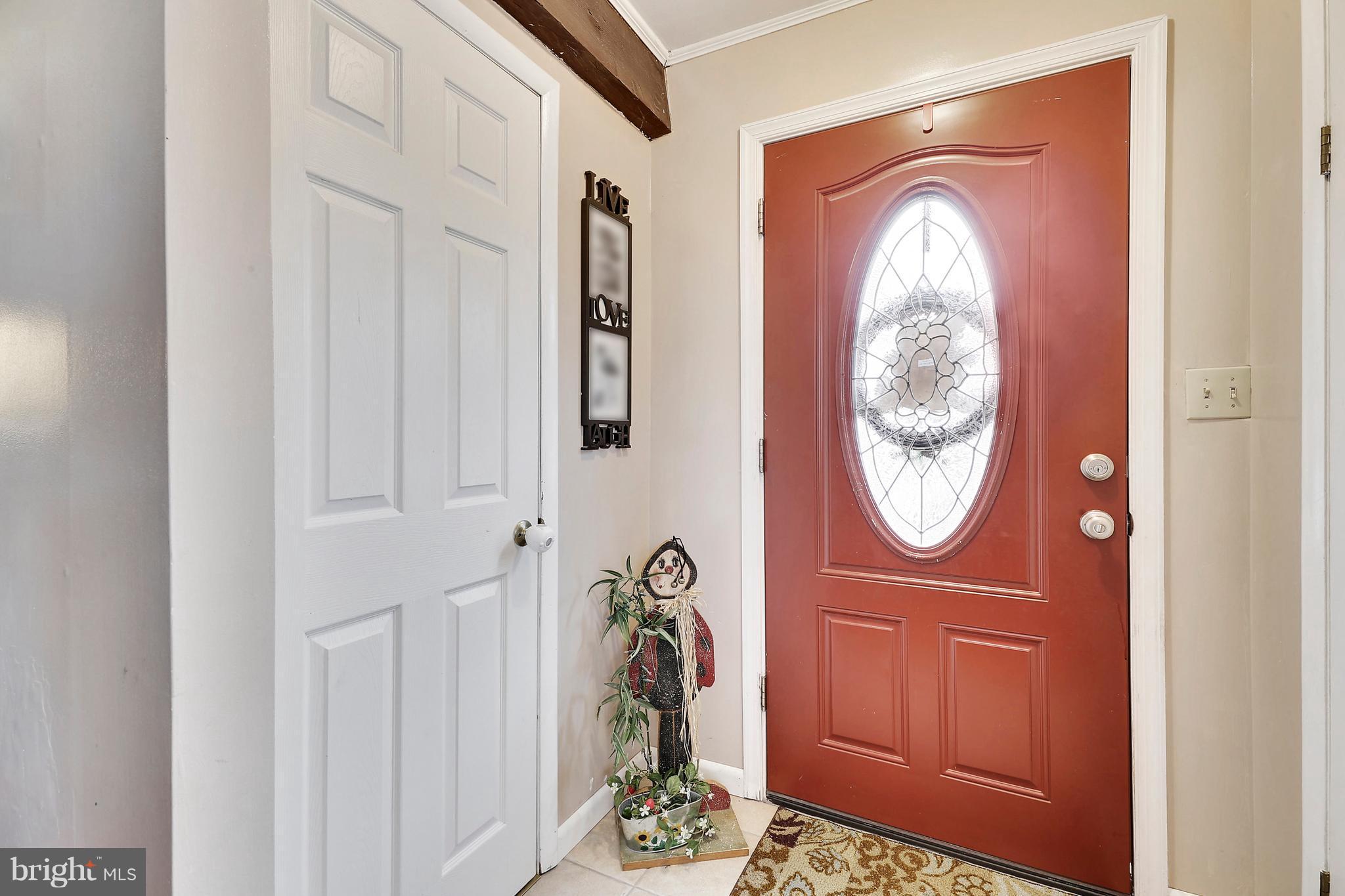 203 Dale Road Pasadena, MD 21122 - Photo 2 of 30 Foyer