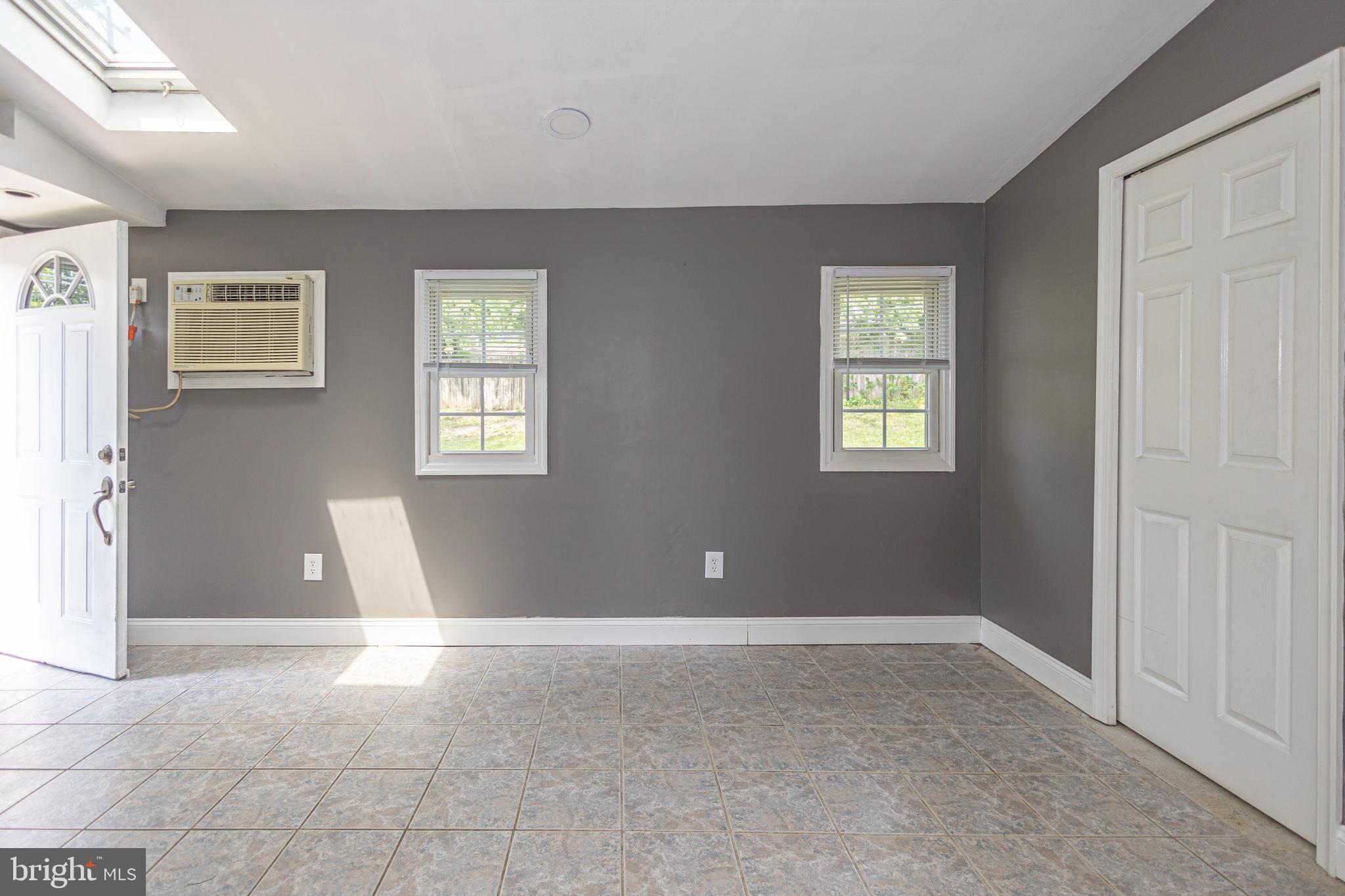 11 High Road Levittown, PA 19056 - Photo 17 of 40