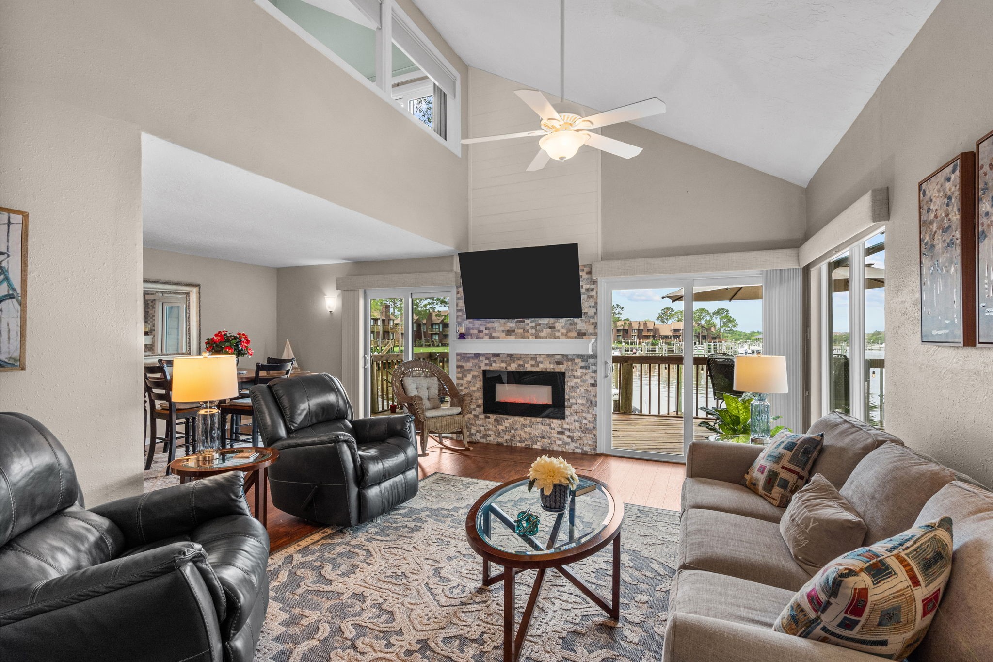 659 Davis Road League City, TX 77573 - Photo 9 of 29 Living Room