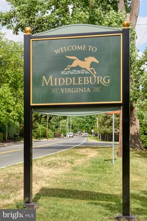 $2,300 | 2211-apt #2 2211-apt, Unit 2, Marshall, VA 20115