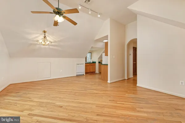 $2,300 | 2211-apt #2 2211-apt, Unit 2, Marshall, VA 20115