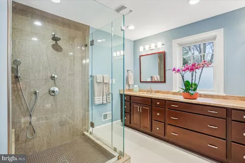 $1,250,000 | 11405 Lund Place, Kensington, MD 20895