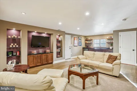 $1,250,000 | 11405 Lund Place, Kensington, MD 20895