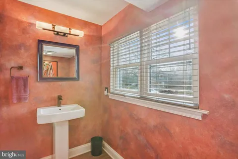 $1,250,000 | 11405 Lund Place, Kensington, MD 20895