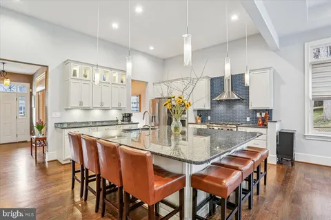 $1,250,000 | 11405 Lund Place, Kensington, MD 20895