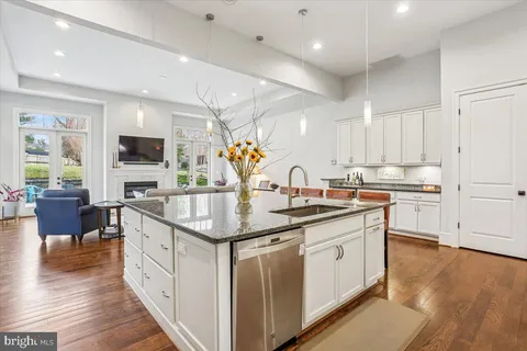 $1,250,000 | 11405 Lund Place, Kensington, MD 20895