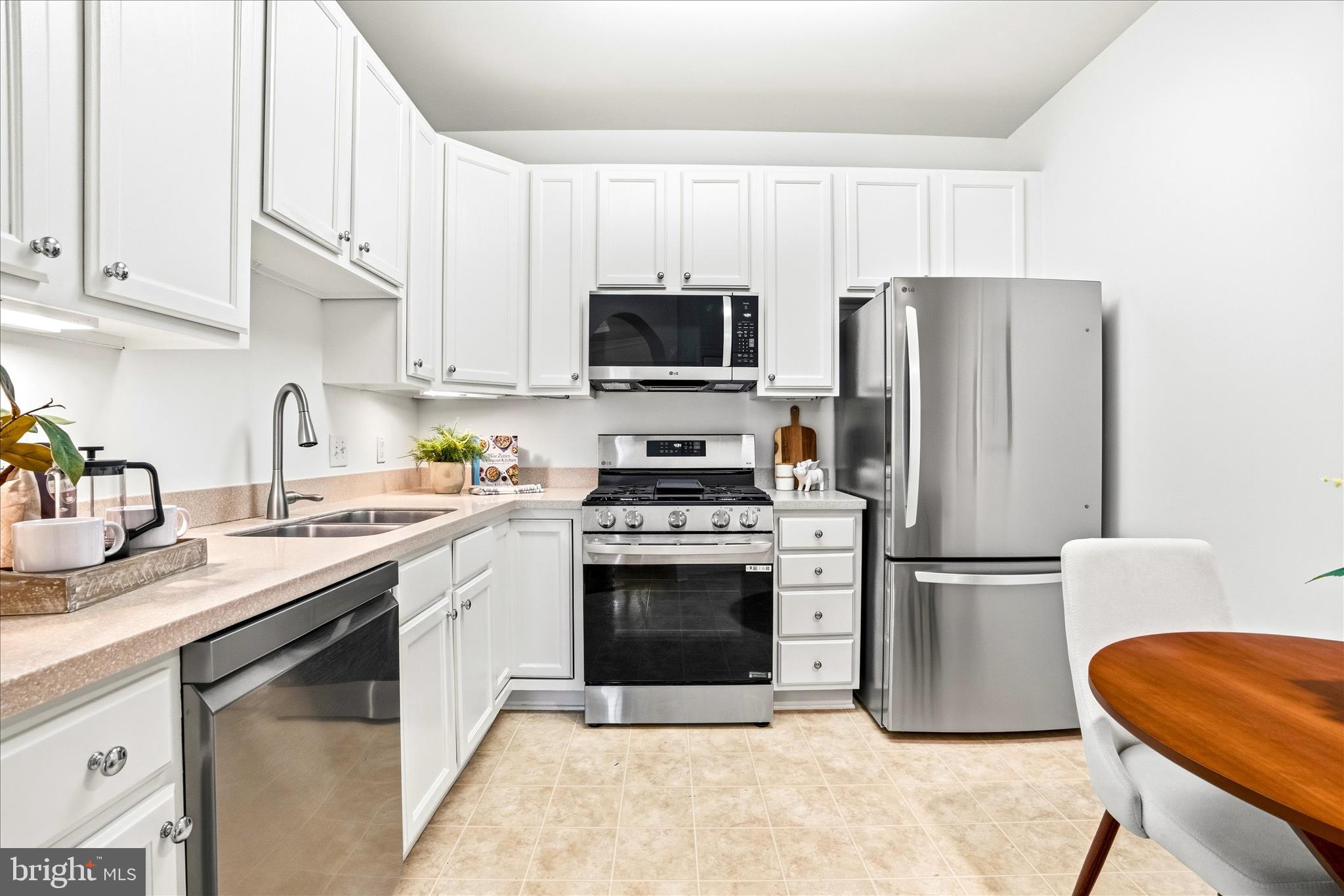 2250 Bear Den Road, Unit 410 Frederick, MD 21701 - Photo 5 of 40 Kitchen