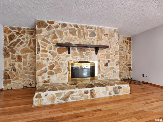 $229,900 | 10107 Sugar Creek Road, Benton, IL 62812