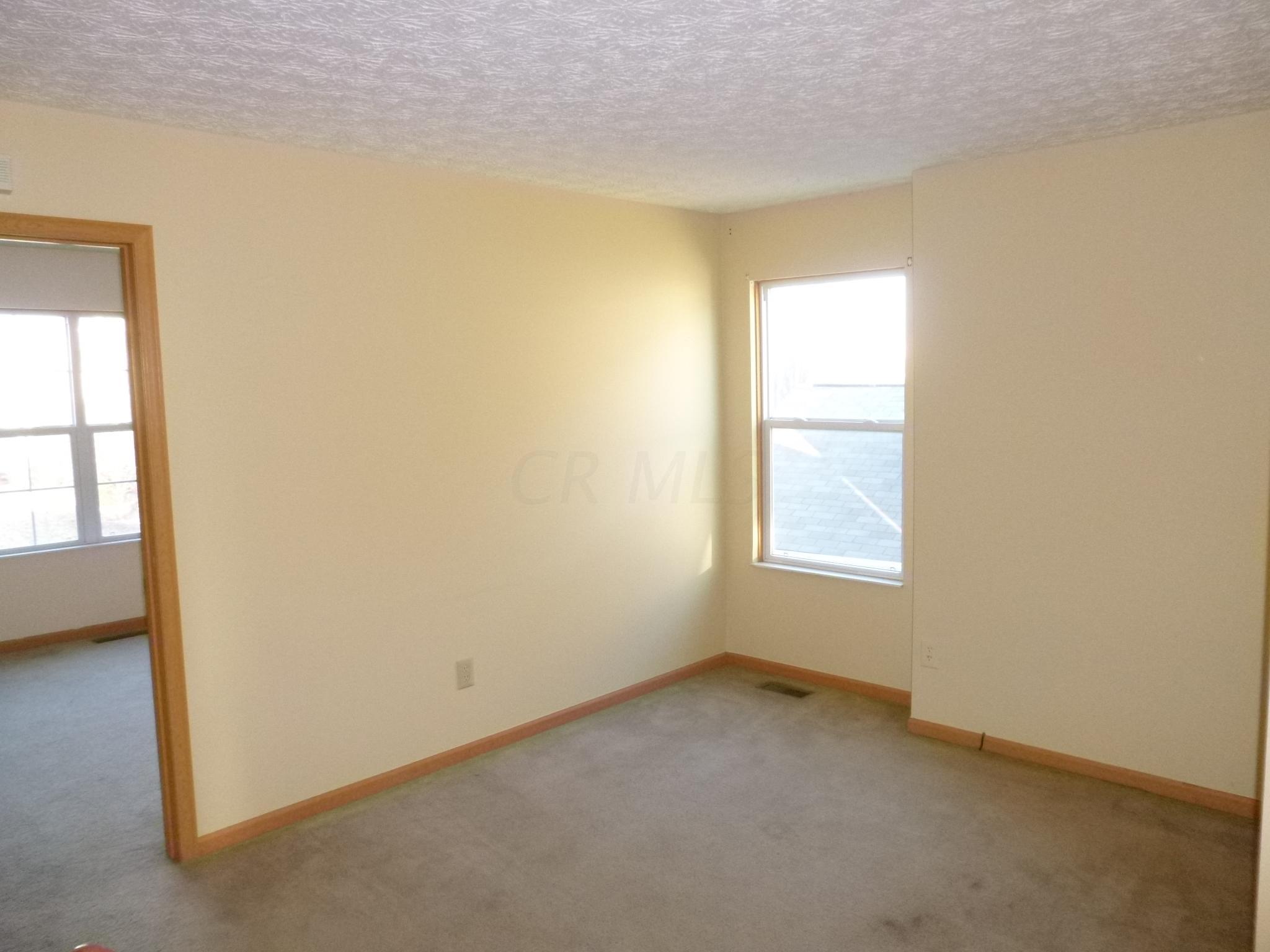 2136 Ripple Road Hilliard, OH 43026 - Photo 9 of 32 Gallery Image 9