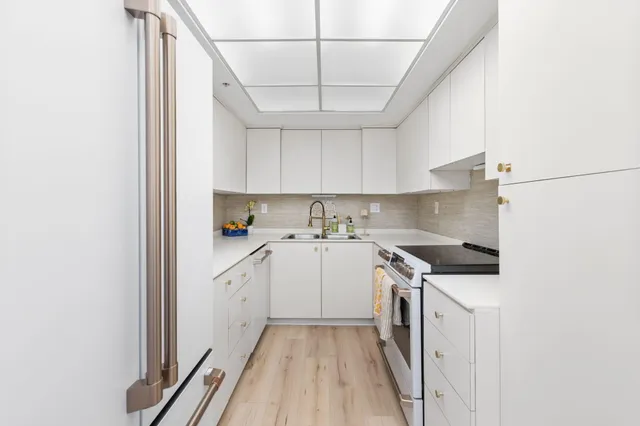 $585,000 | 3440 South Ocean Boulevard, Unit 107S, Palm Beach, FL 33480