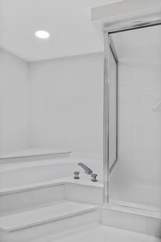 $585,000 | 3440 South Ocean Boulevard, Unit 107S, Palm Beach, FL 33480