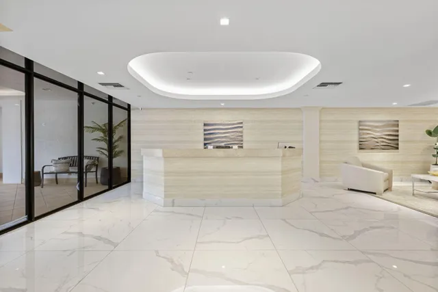 $585,000 | 3440 South Ocean Boulevard, Unit 107S, Palm Beach, FL 33480