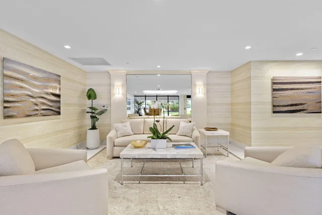 $585,000 | 3440 South Ocean Boulevard, Unit 107S, Palm Beach, FL 33480