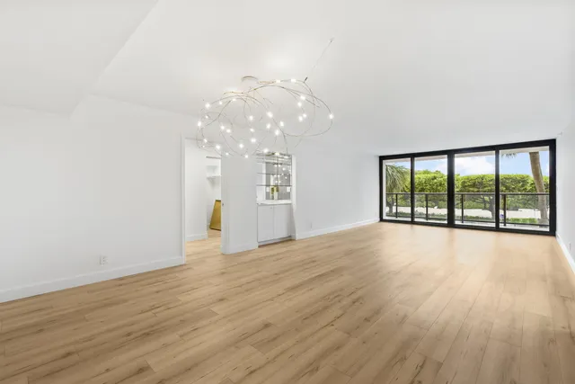 $585,000 | 3440 South Ocean Boulevard, Unit 107S, Palm Beach, FL 33480