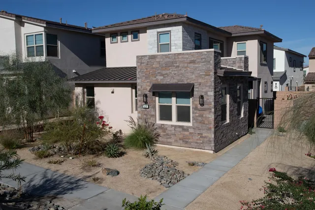$679,000 | 74387 Parker Lane, Palm Desert, CA 92211
