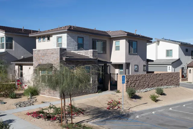 $679,000 | 74387 Parker Lane, Palm Desert, CA 92211