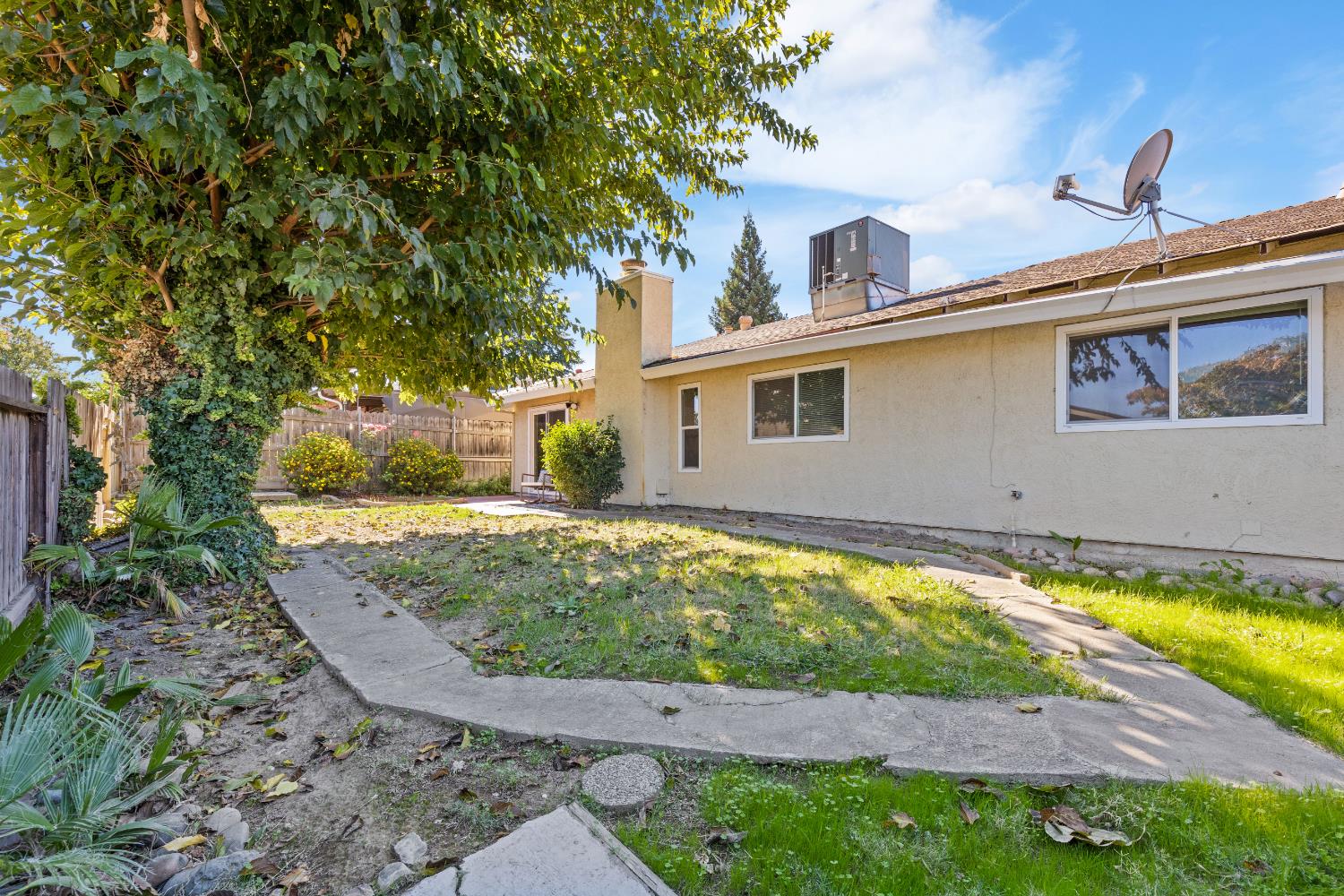 7208 Parkvale Way Citrus Heights, CA 95621 - Photo 18 of 18 a view of a house with a backyard