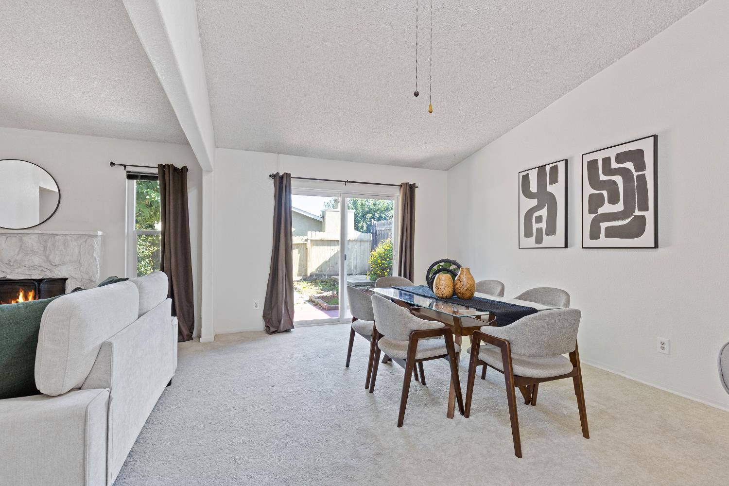 7208 Parkvale Way Citrus Heights, CA 95621 - Photo 5 of 18 a workspace with furniture and window