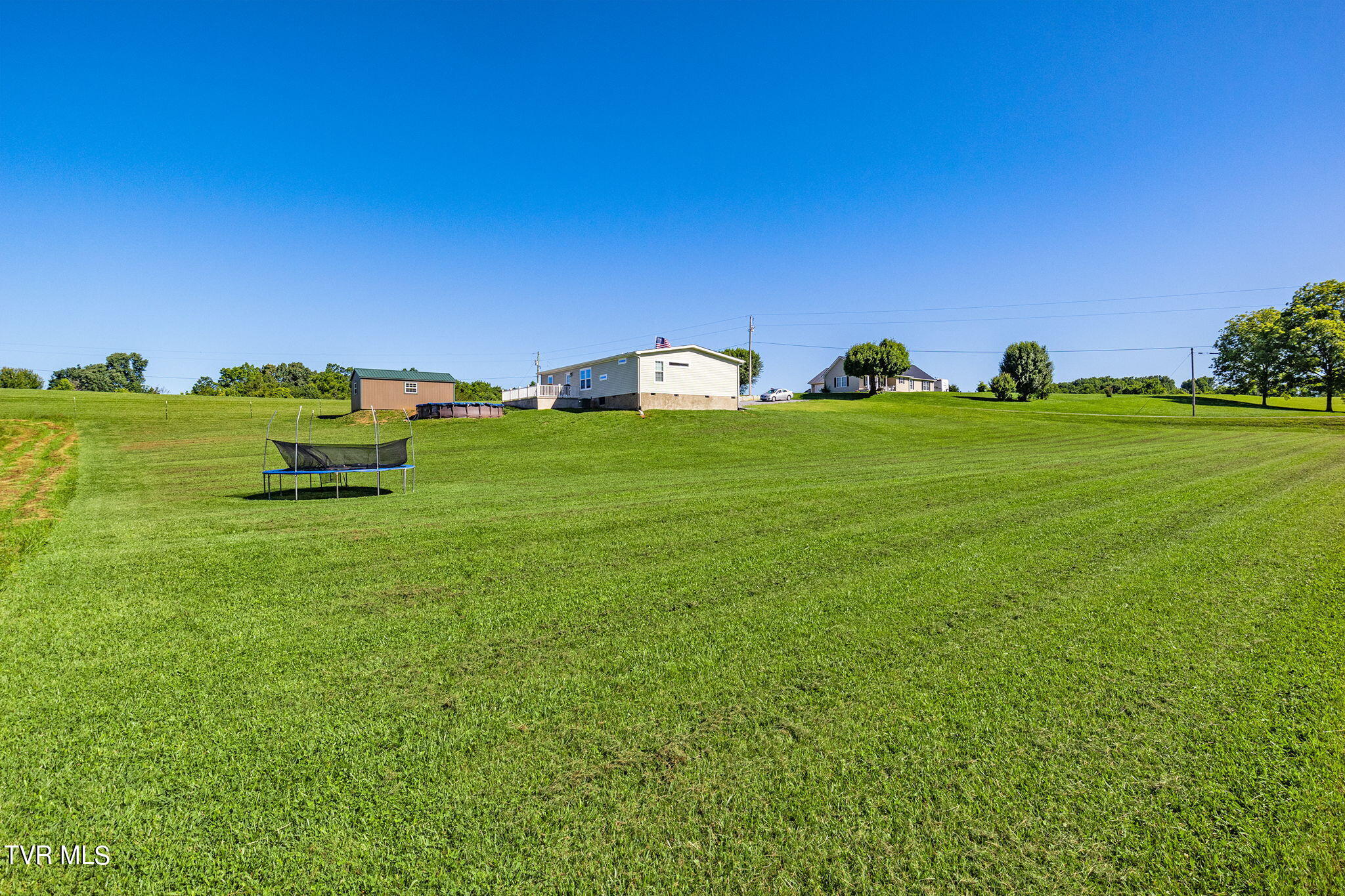770 Quaker Knob Road Chuckey, TN 37641 - Photo 4 of 27 BIG yard