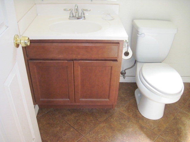5926 West Coronado Road Phoenix, AZ 85035 - Photo 6 of 15 BATHROOM, GLG 04