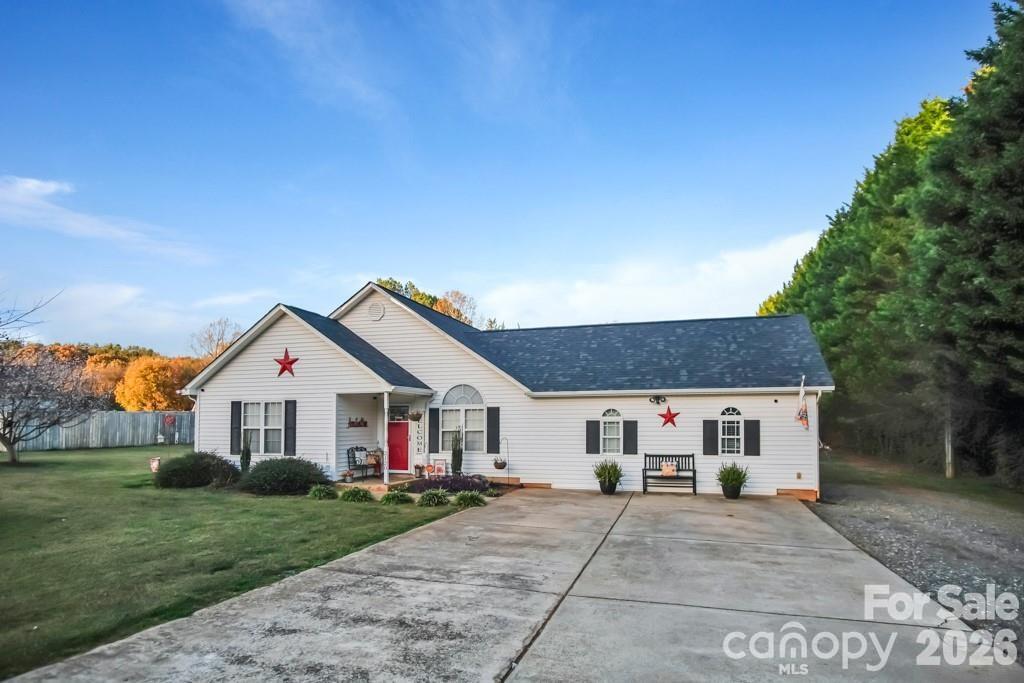 2120 Tryon Courthouse Road Bessemer City, NC 28016 - Photo 2 of 36
