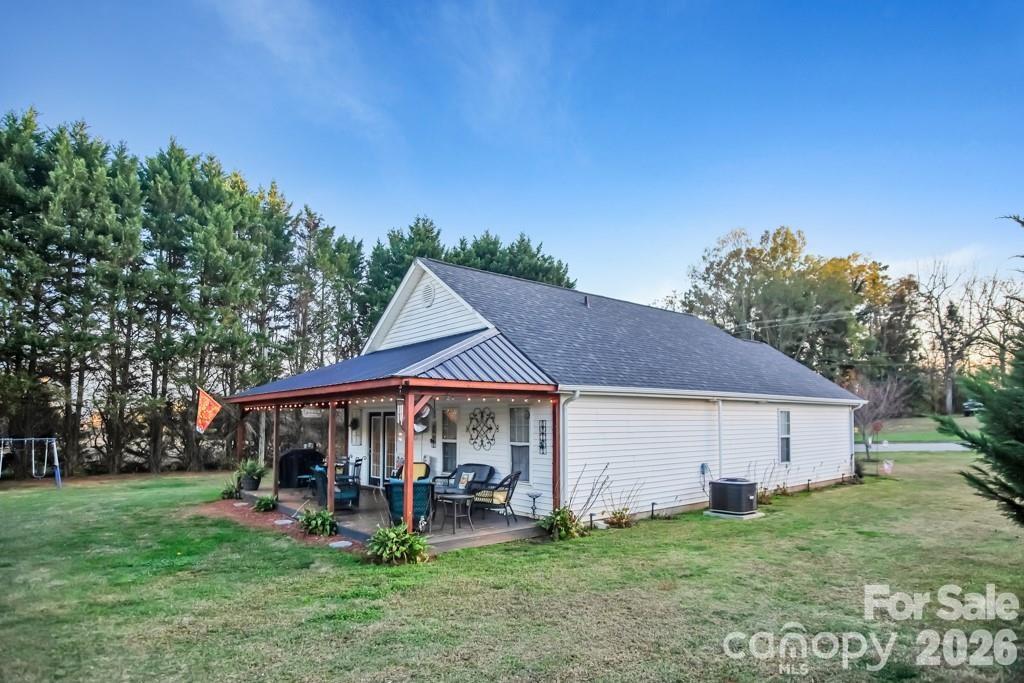 2120 Tryon Courthouse Road Bessemer City, NC 28016 - Photo 4 of 36