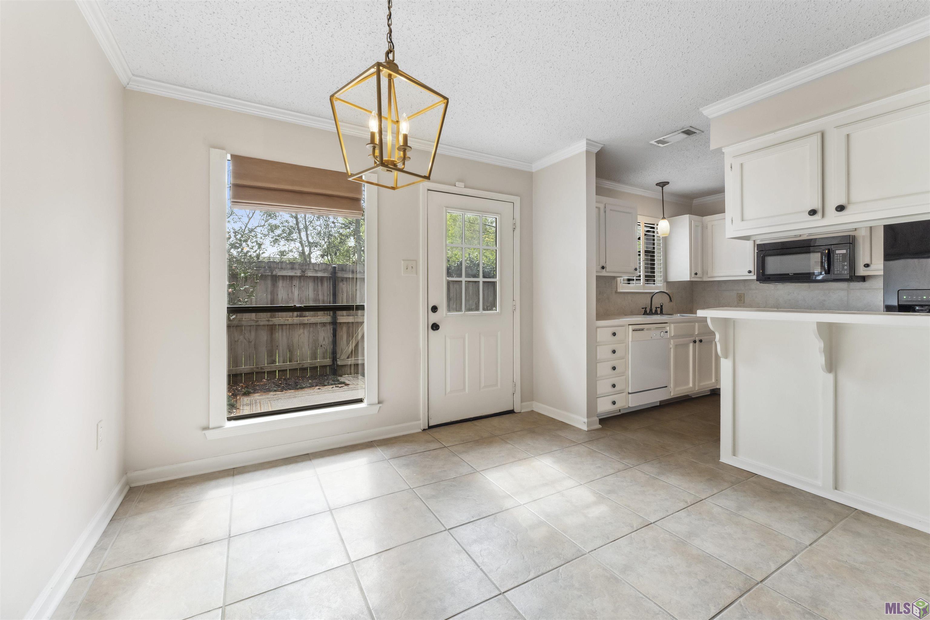 984 Ridgepoint Court, Unit 14D Baton Rouge, LA 70810 - Photo 5 of 15